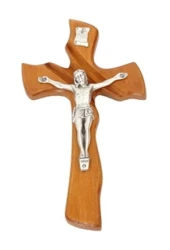 Kríž drev. mašľový s korpusom (016) - hnedý
