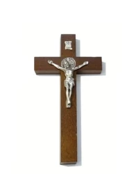 Kríž drev. s Bened. med. (KVZ001) 16 cm - hnedý
