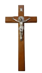Kríž drev. s Bened. med. (KVZ004) 32 cm - hnedý