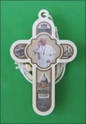 Prívesok  (CC 223) - drev. krížik Sv. otec František